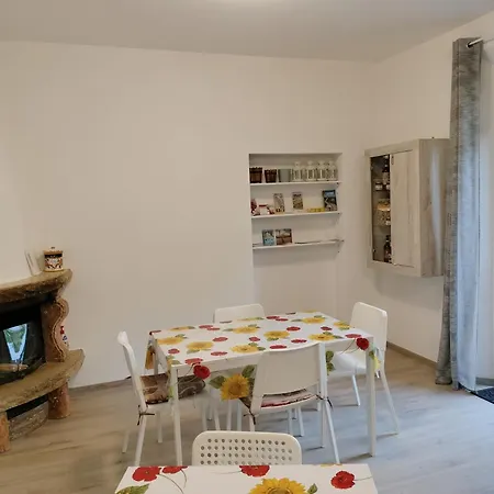 L'oasi Delle Crete Senesi ゲストハウス